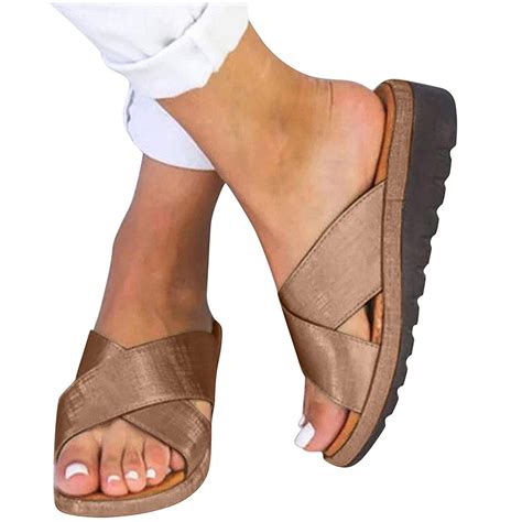 Women’s Sandals and Slippers 